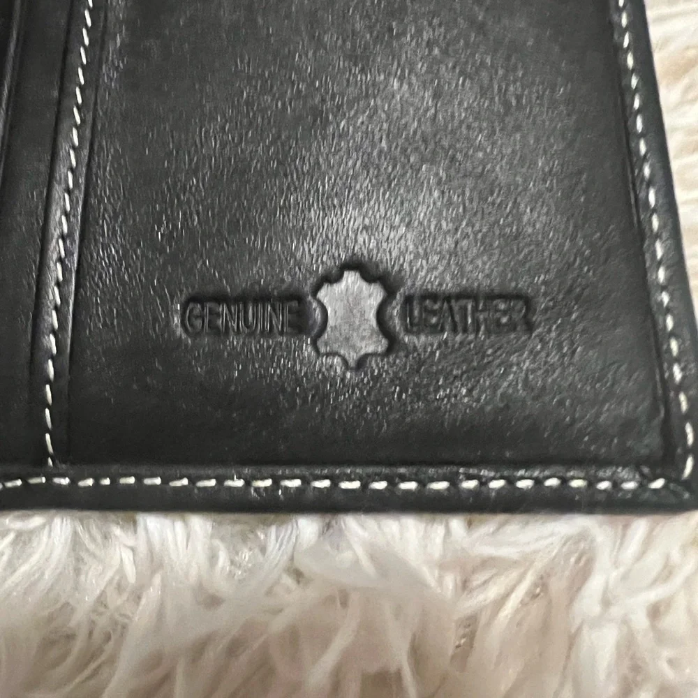 Montana West Black Wallet Holder with Textured Genuine Leather Design NWT​